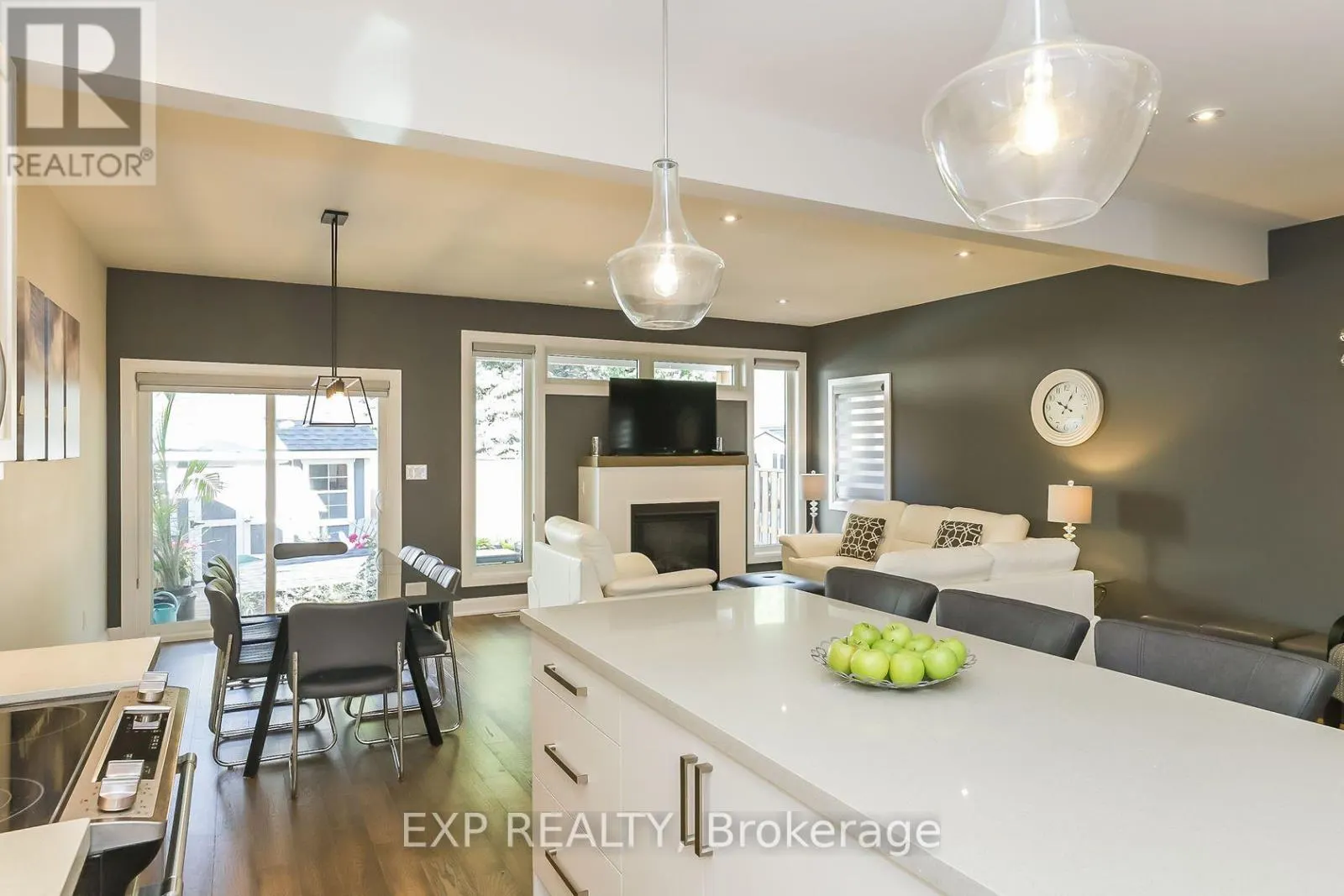 77A BROADWAY AVENUE