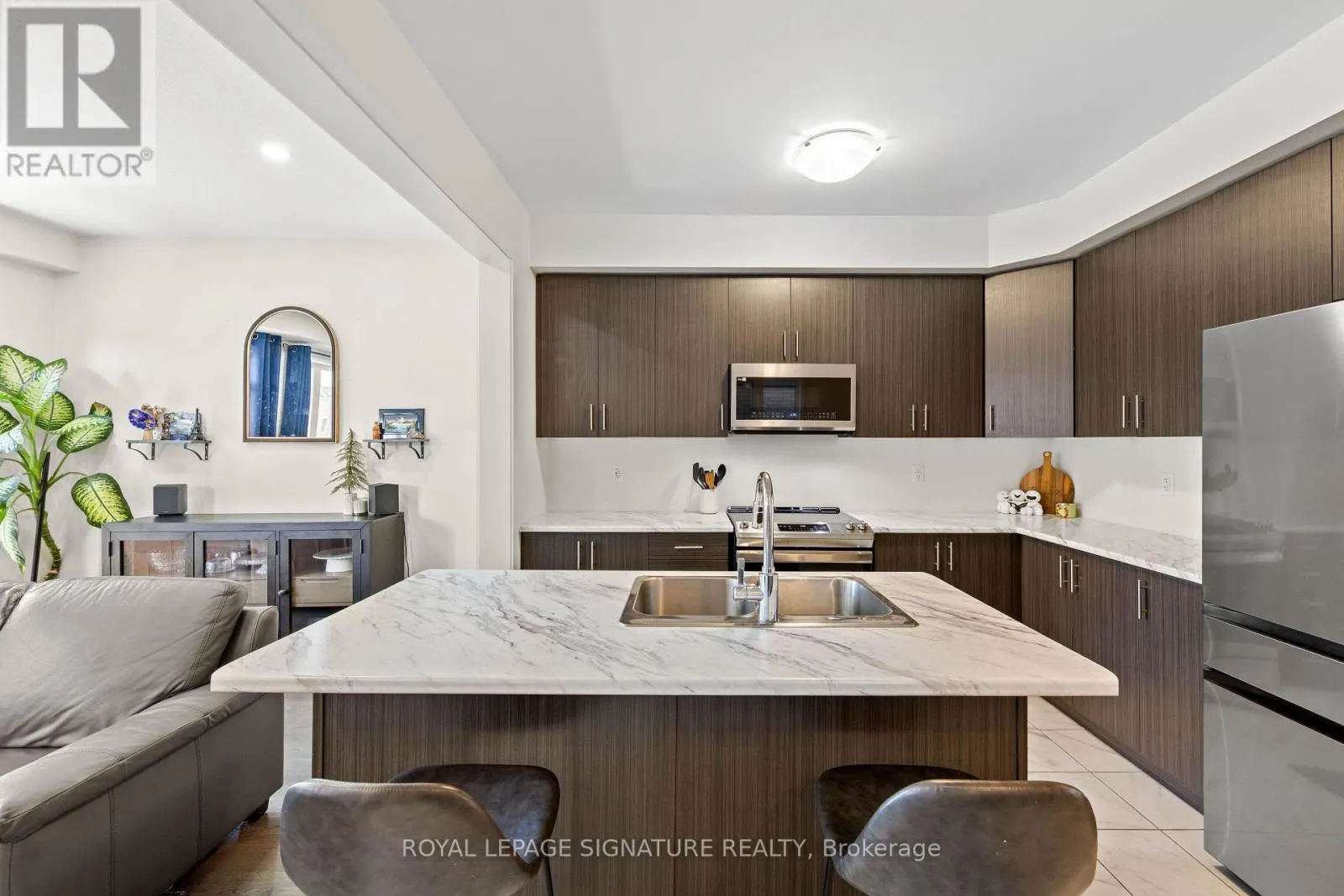 3 PILLEY ROAD