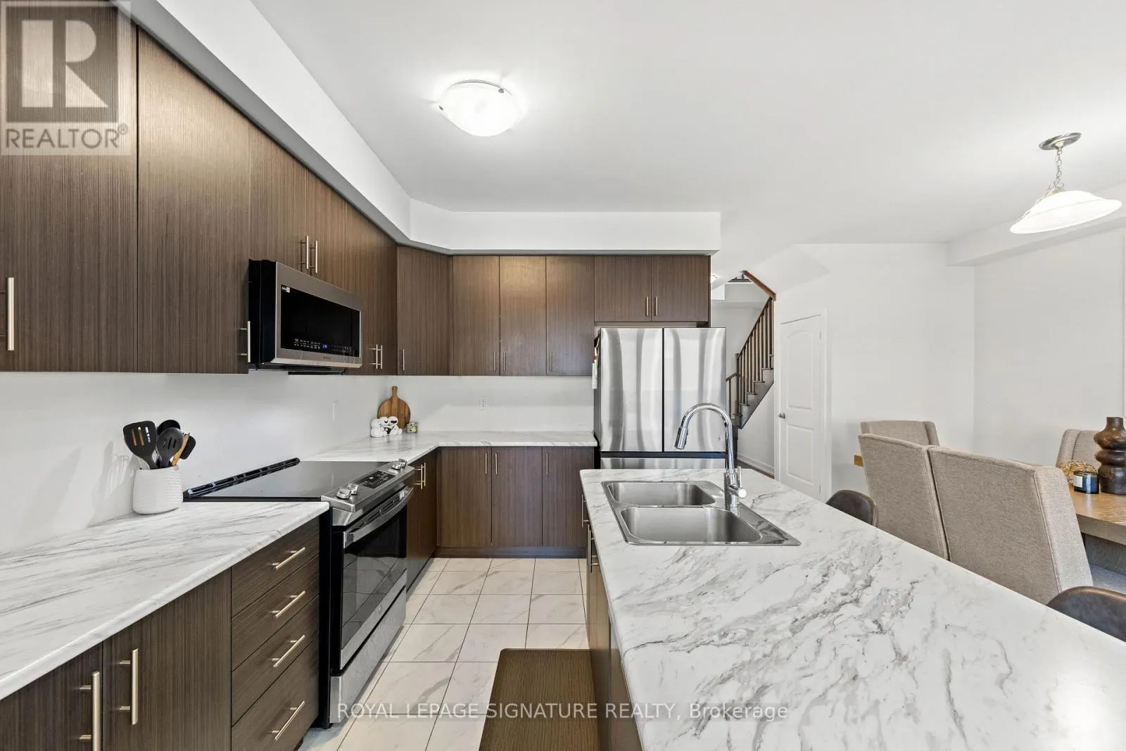 3 PILLEY ROAD