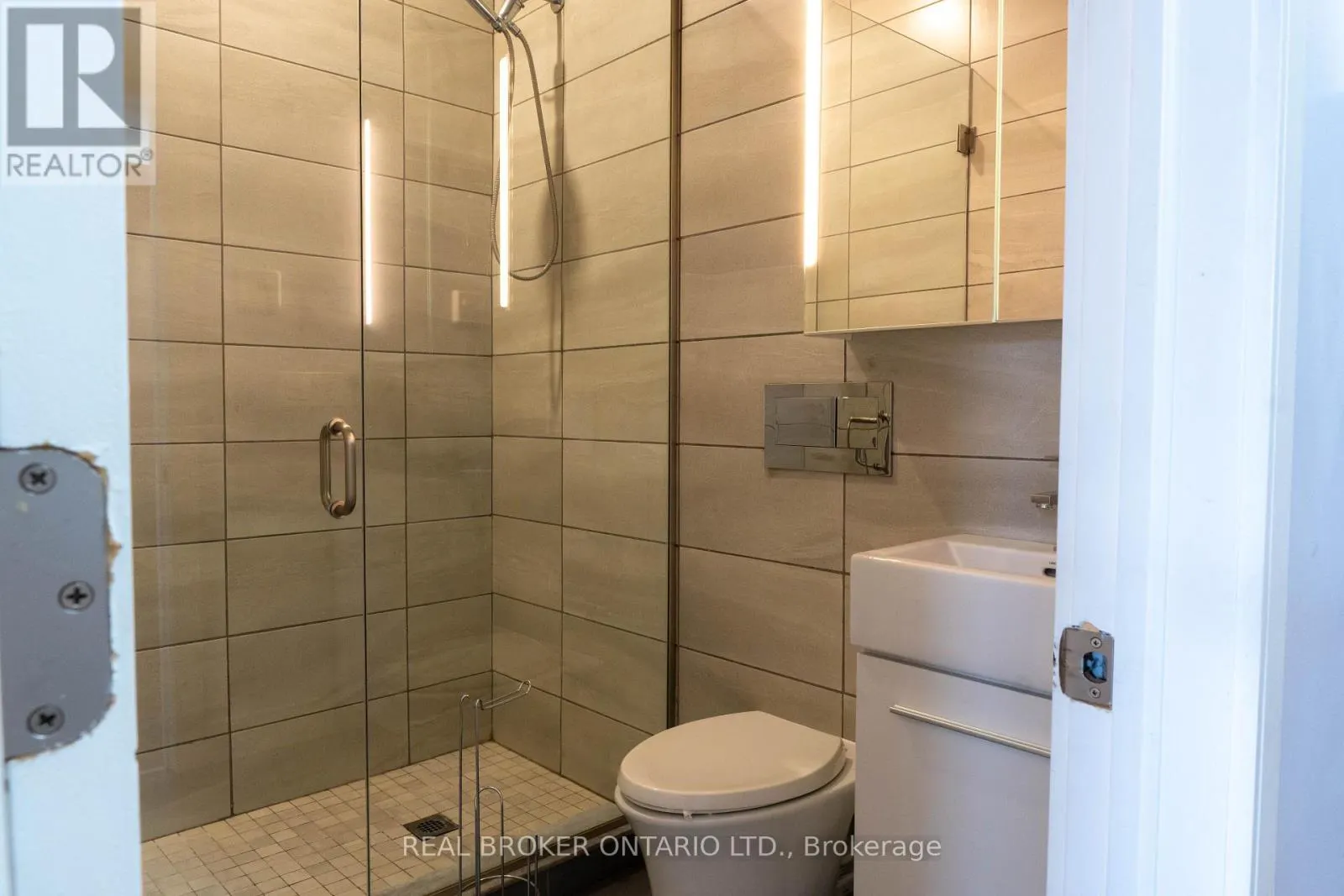 UNIT 102 - 904 PAISLEY ROAD