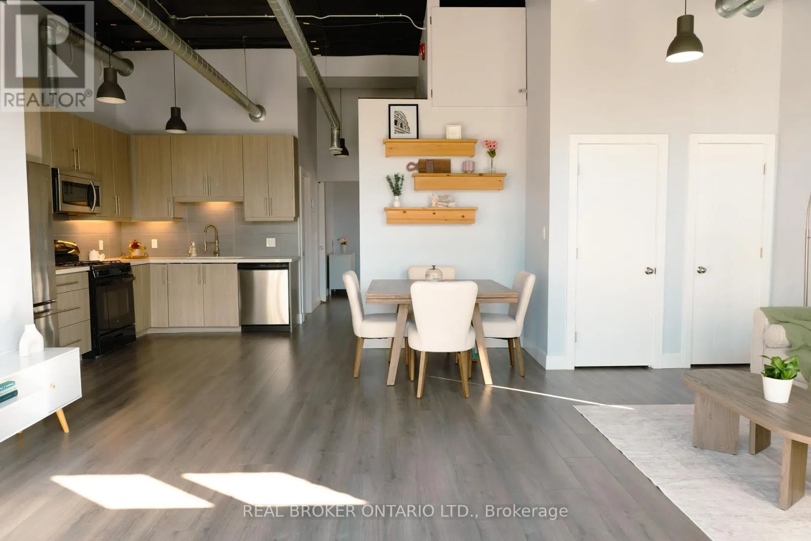 UNIT 102 - 904 PAISLEY ROAD