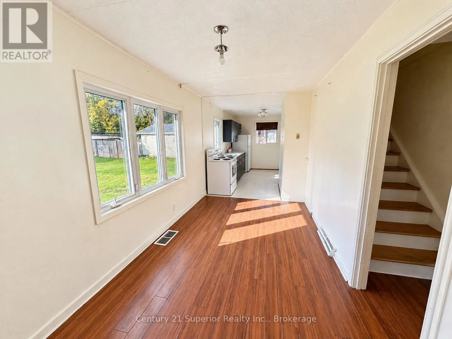 20 BIRCH CRESCENT