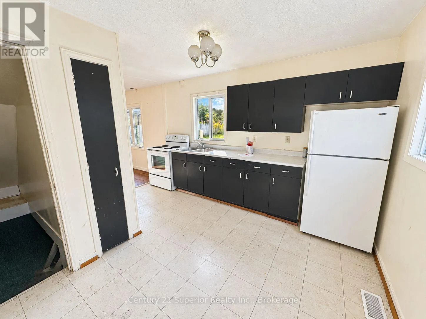 20 BIRCH CRESCENT