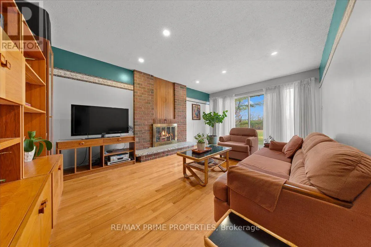 6038 VINEYARD DRIVE