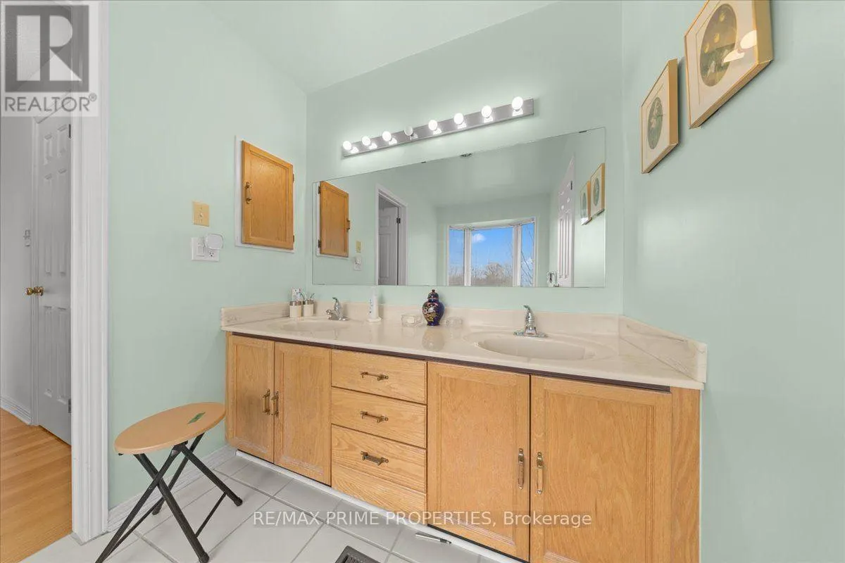6038 VINEYARD DRIVE