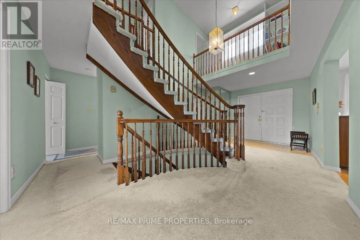 6038 VINEYARD DRIVE