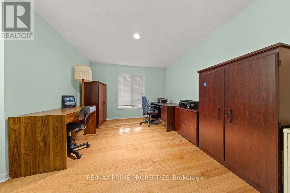 6038 VINEYARD DRIVE