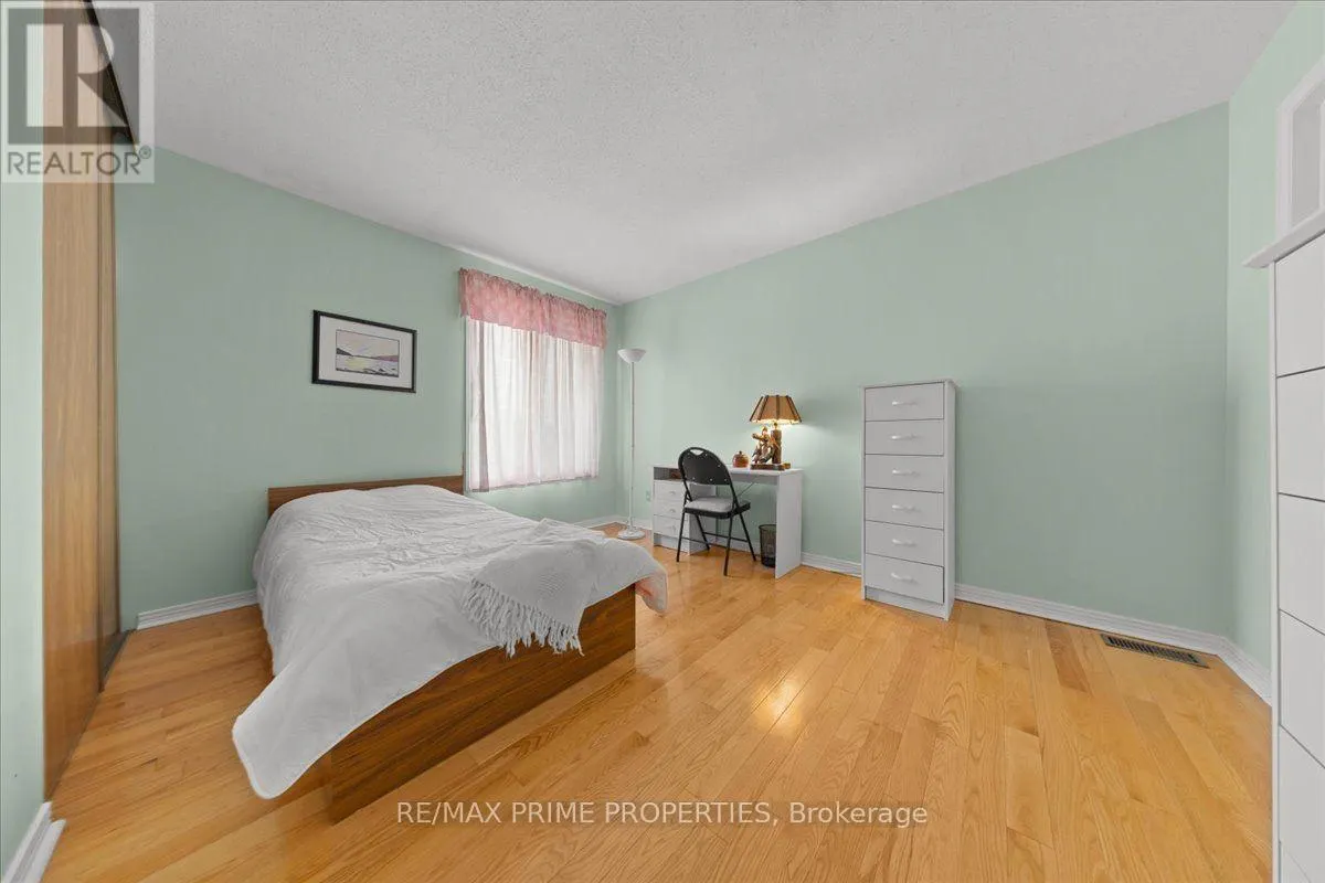 6038 VINEYARD DRIVE