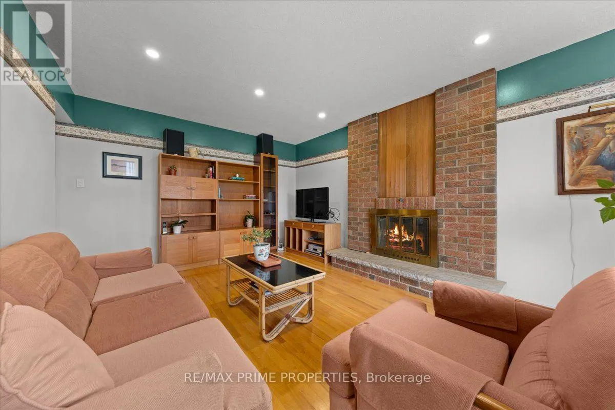 6038 VINEYARD DRIVE