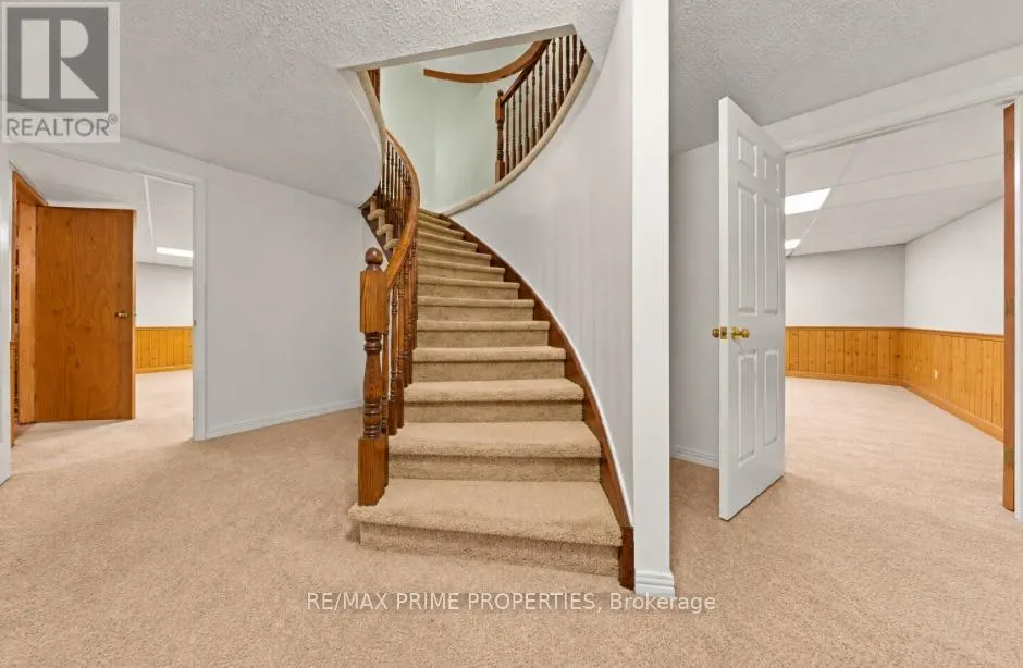 6038 VINEYARD DRIVE