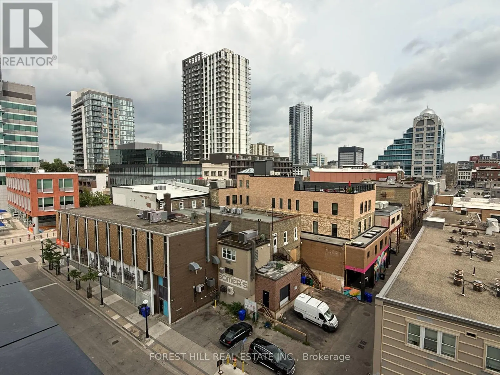 602 - 60 CHARLES STREET W