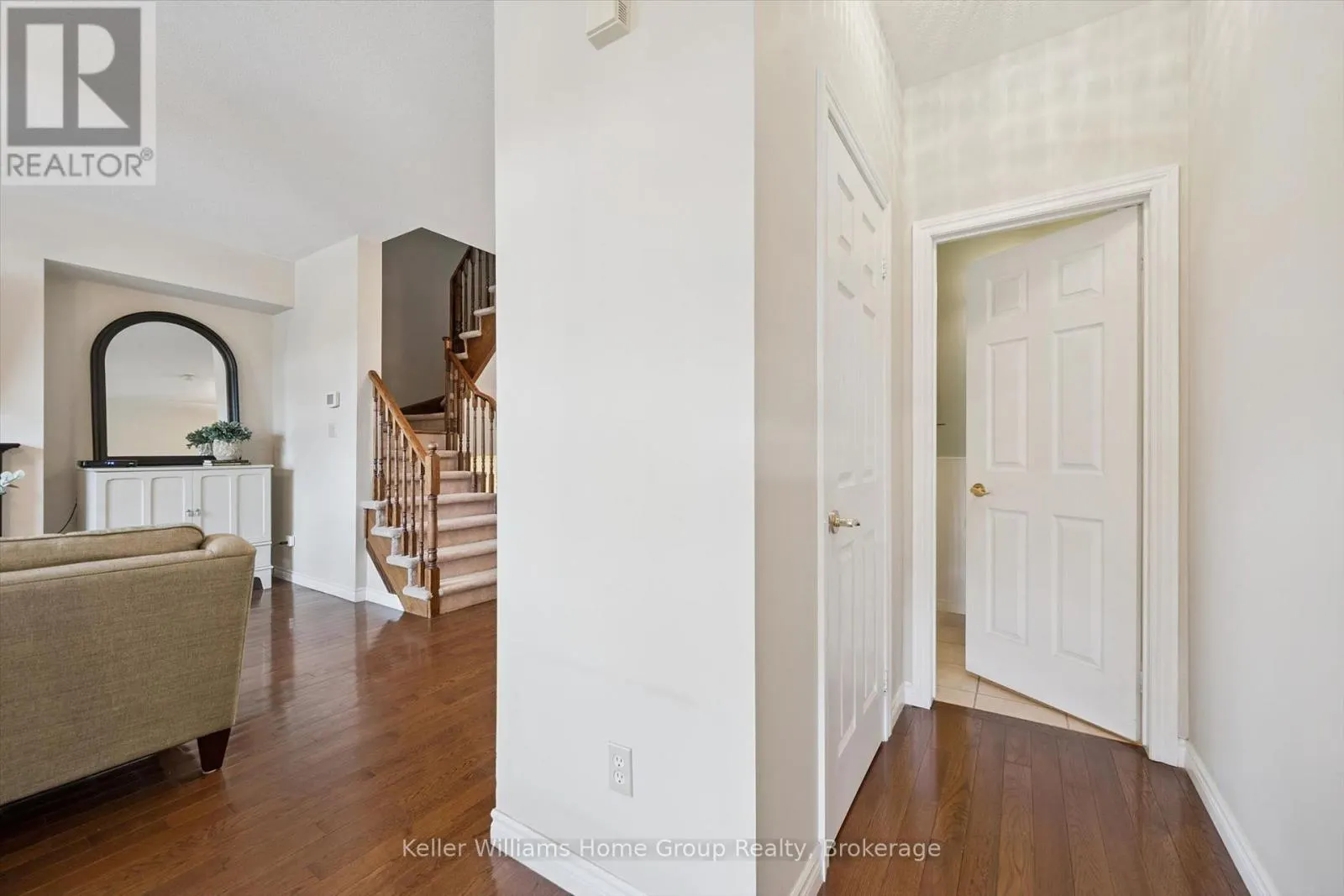 487 ST ANDREW STREET E