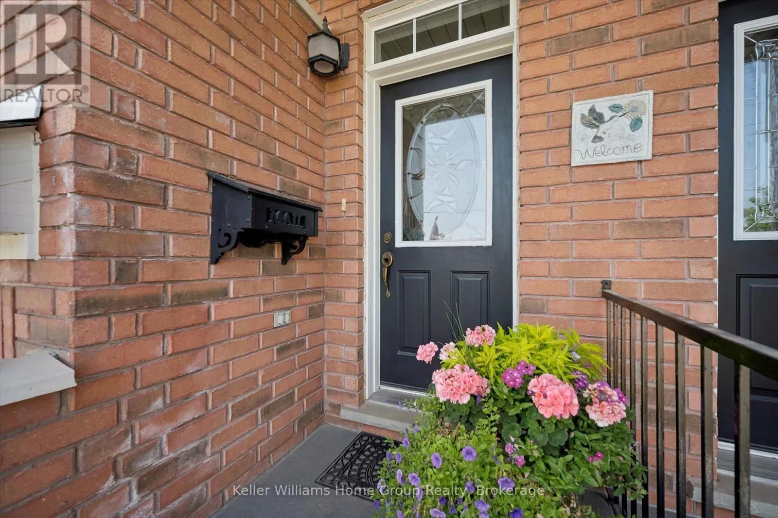 487 ST ANDREW STREET E