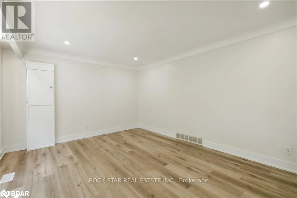 UPPER - 87 LEASIDE DRIVE