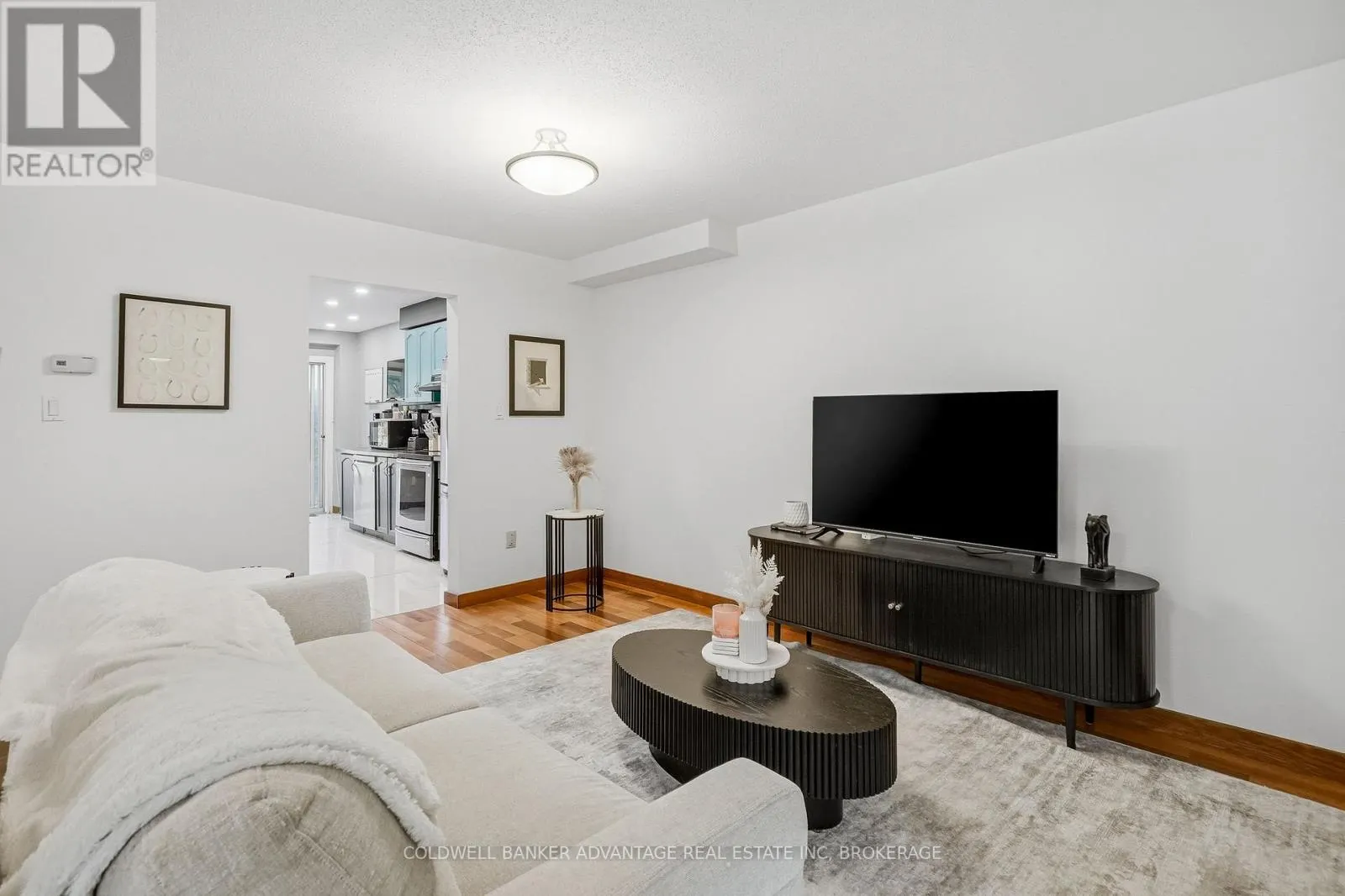70 JEFFERSON COURT W