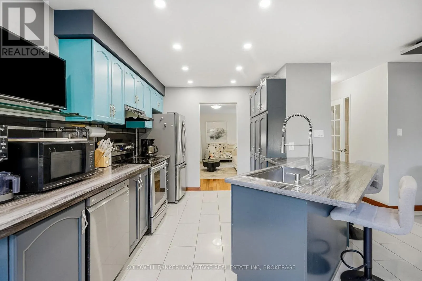 70 JEFFERSON COURT W