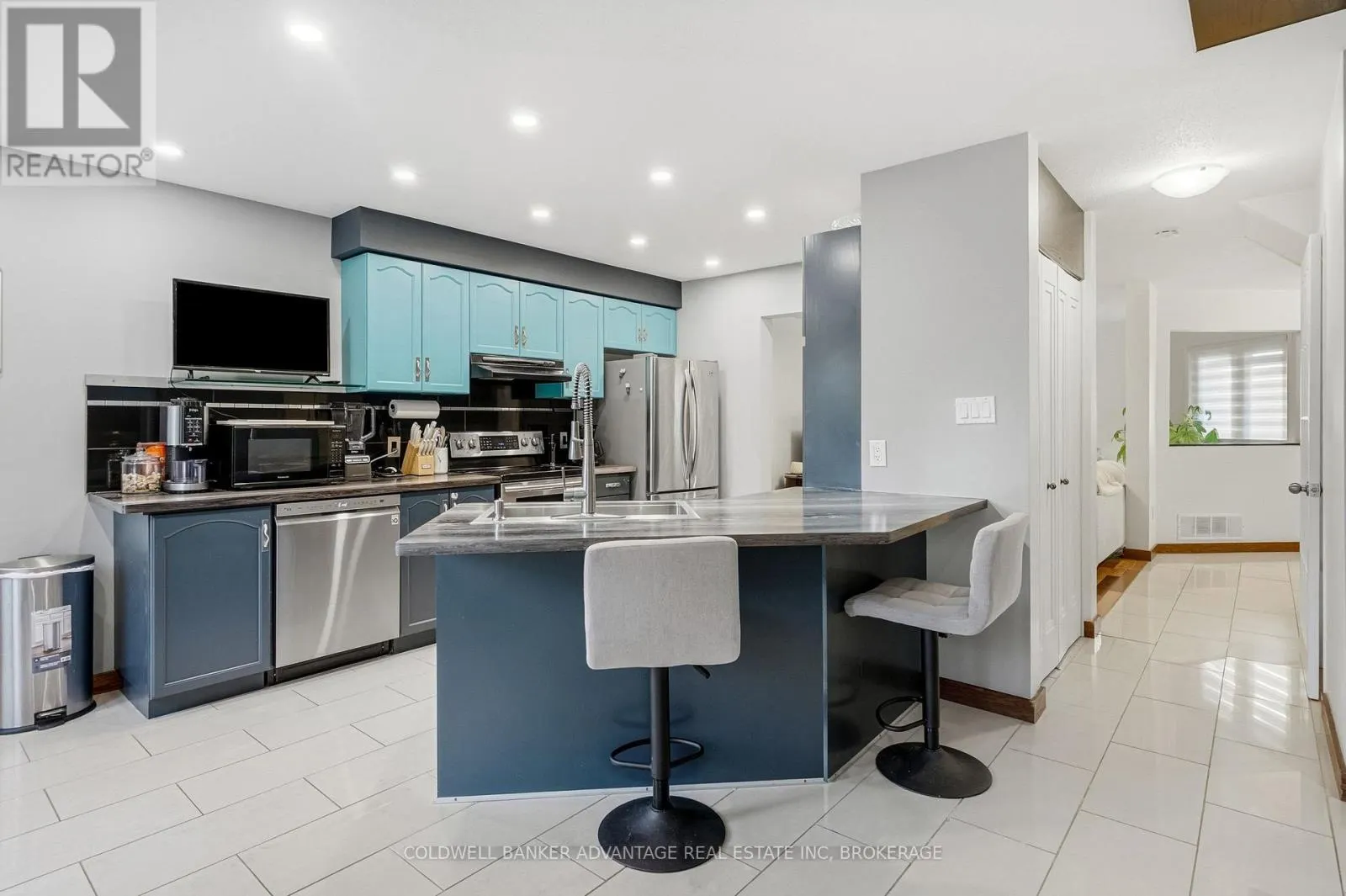 70 JEFFERSON COURT W
