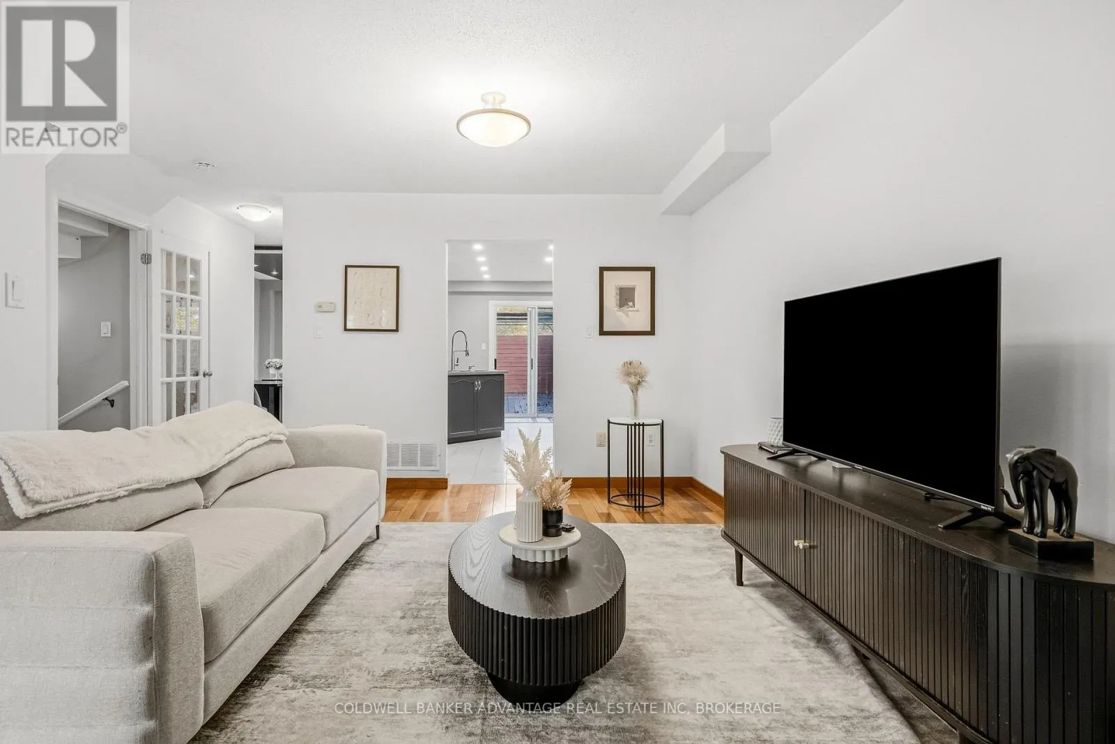 70 JEFFERSON COURT W