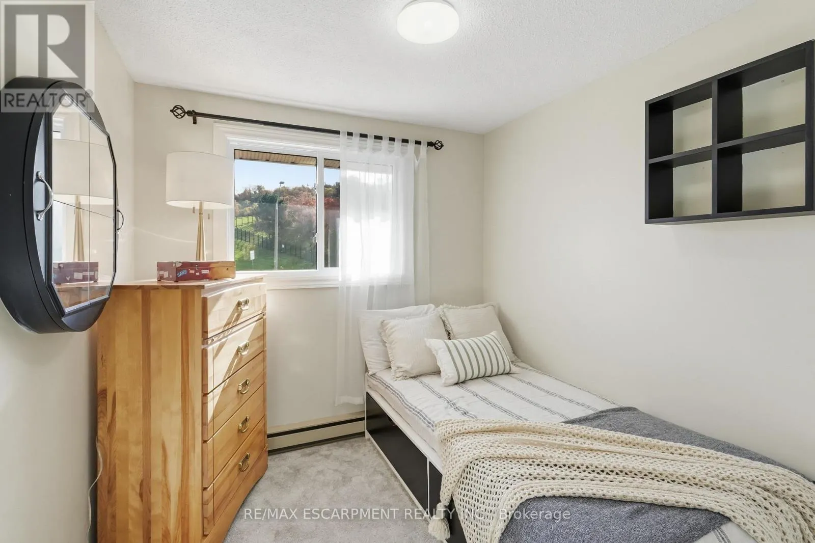 14 - 66 SUMMERCREST DRIVE