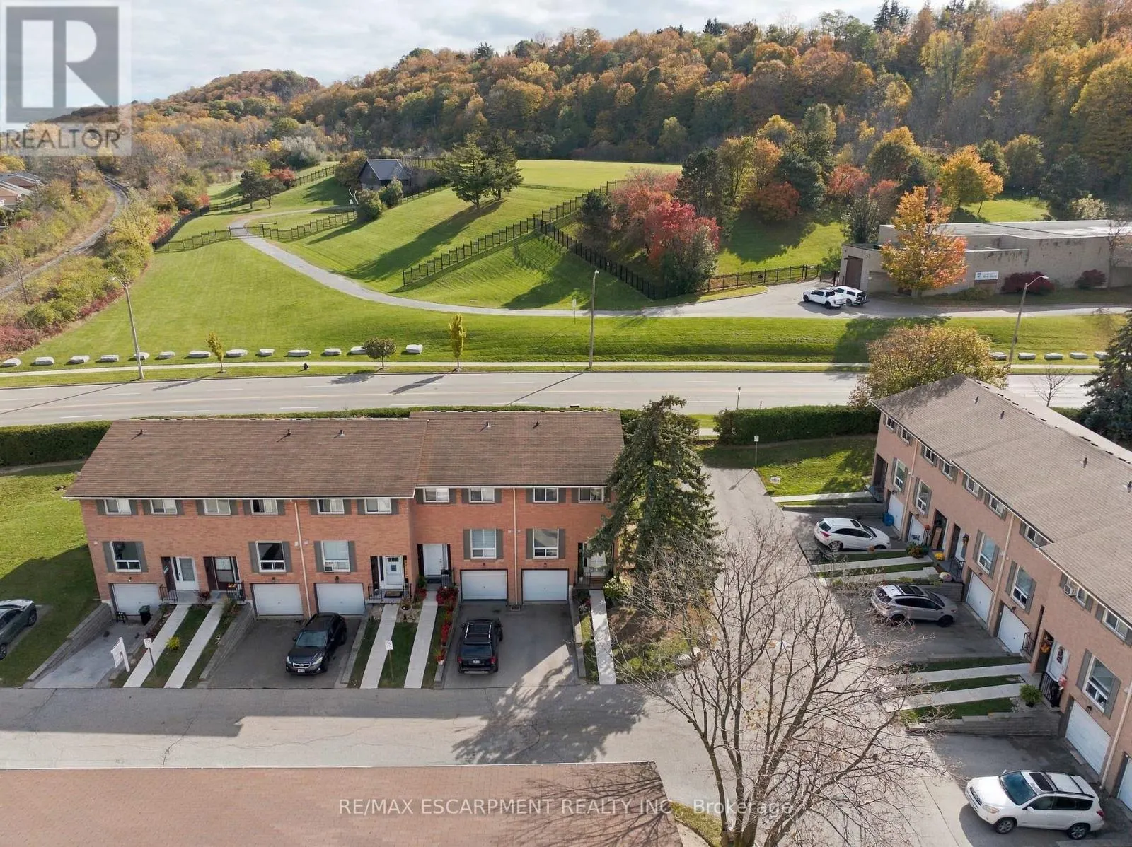 14 - 66 SUMMERCREST DRIVE