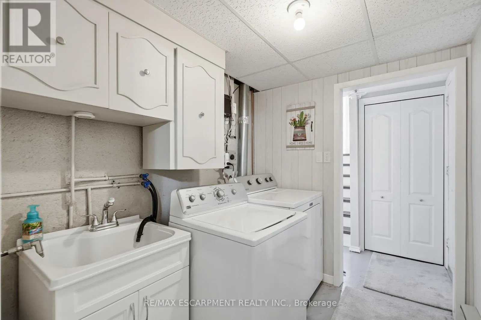 14 - 66 SUMMERCREST DRIVE