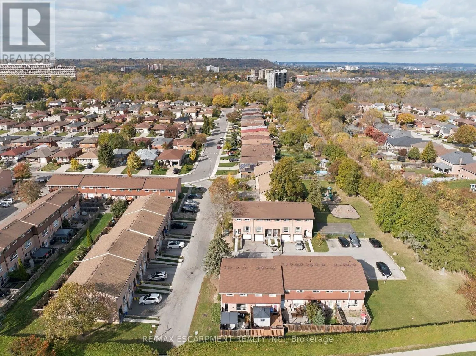14 - 66 SUMMERCREST DRIVE