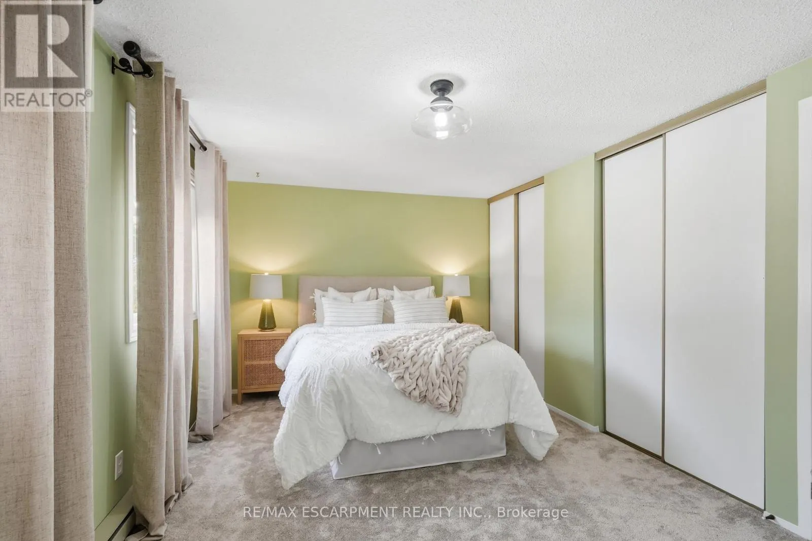 14 - 66 SUMMERCREST DRIVE