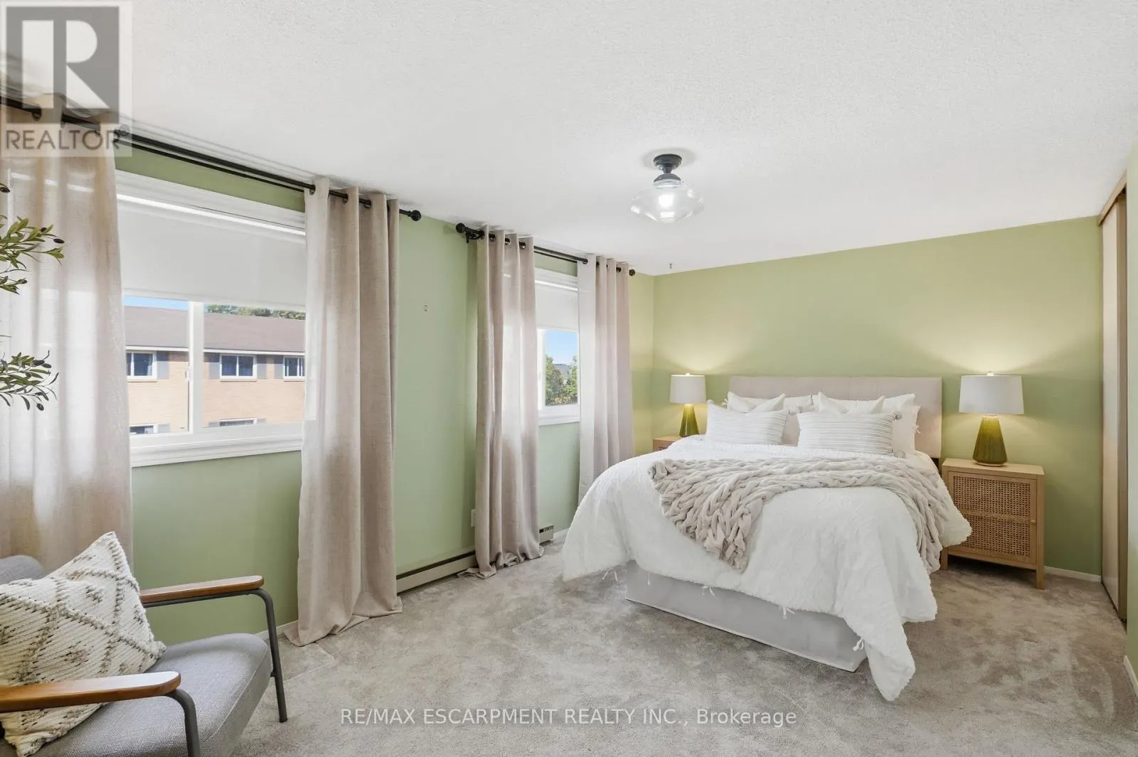 14 - 66 SUMMERCREST DRIVE