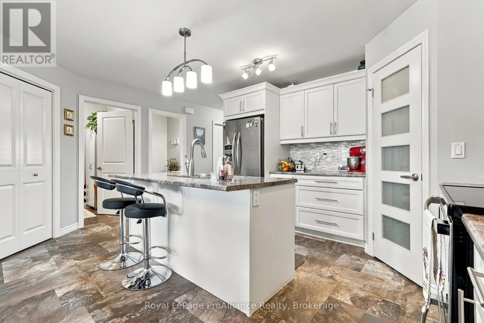 31 COBBLESTONE STREET