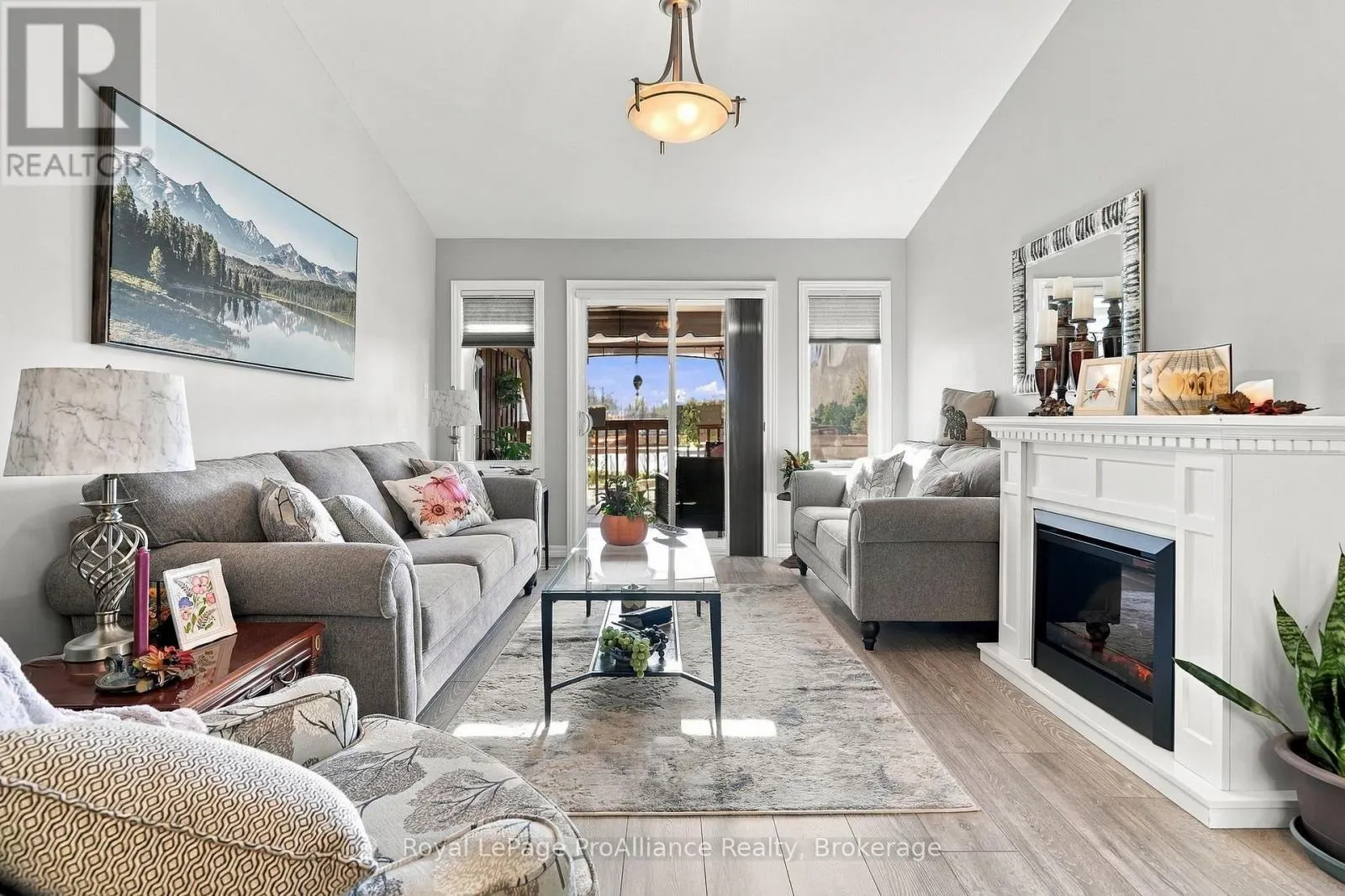 31 COBBLESTONE STREET