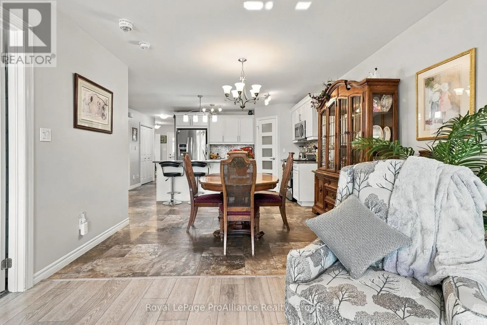 31 COBBLESTONE STREET