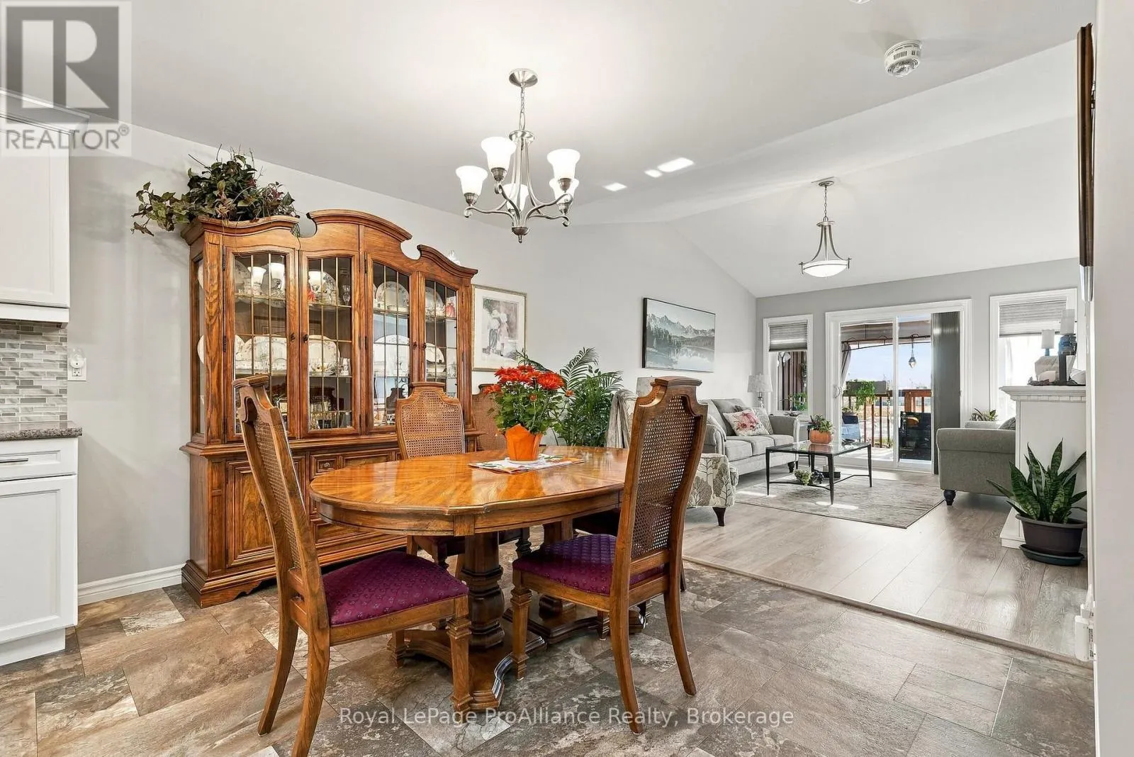 31 COBBLESTONE STREET