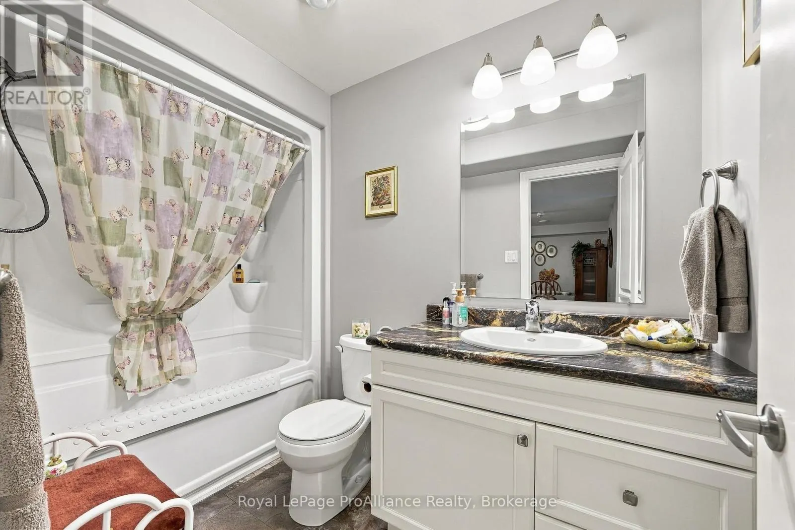 31 COBBLESTONE STREET