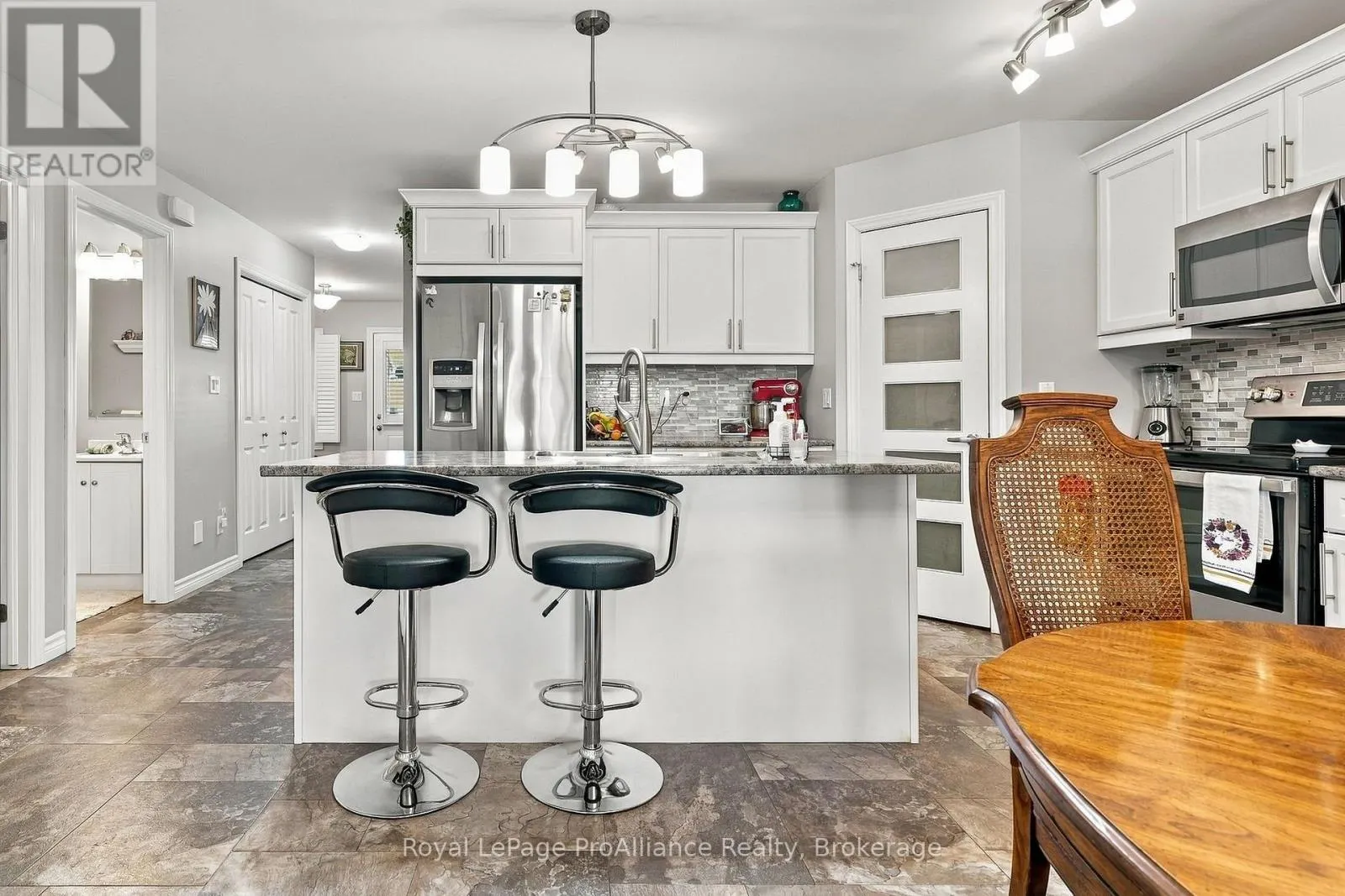 31 COBBLESTONE STREET