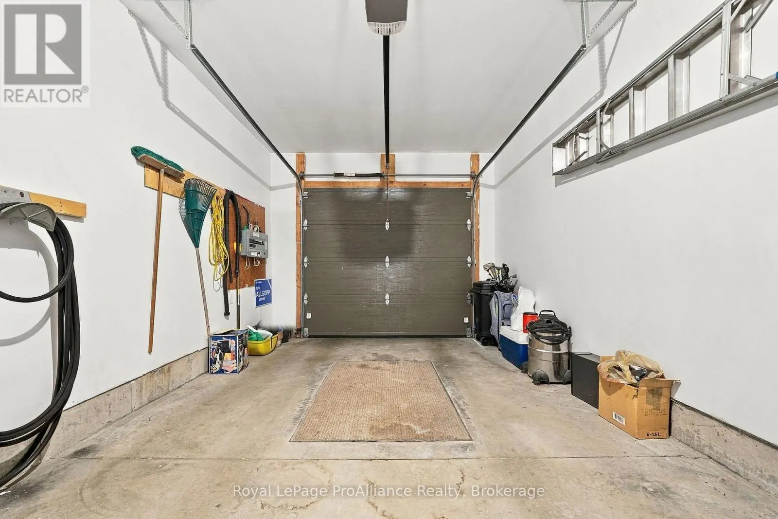 31 COBBLESTONE STREET
