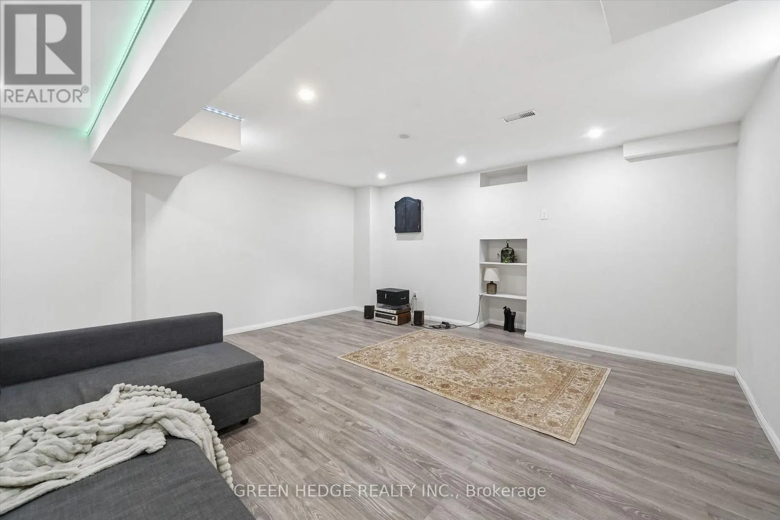 4033 CACHET COURT