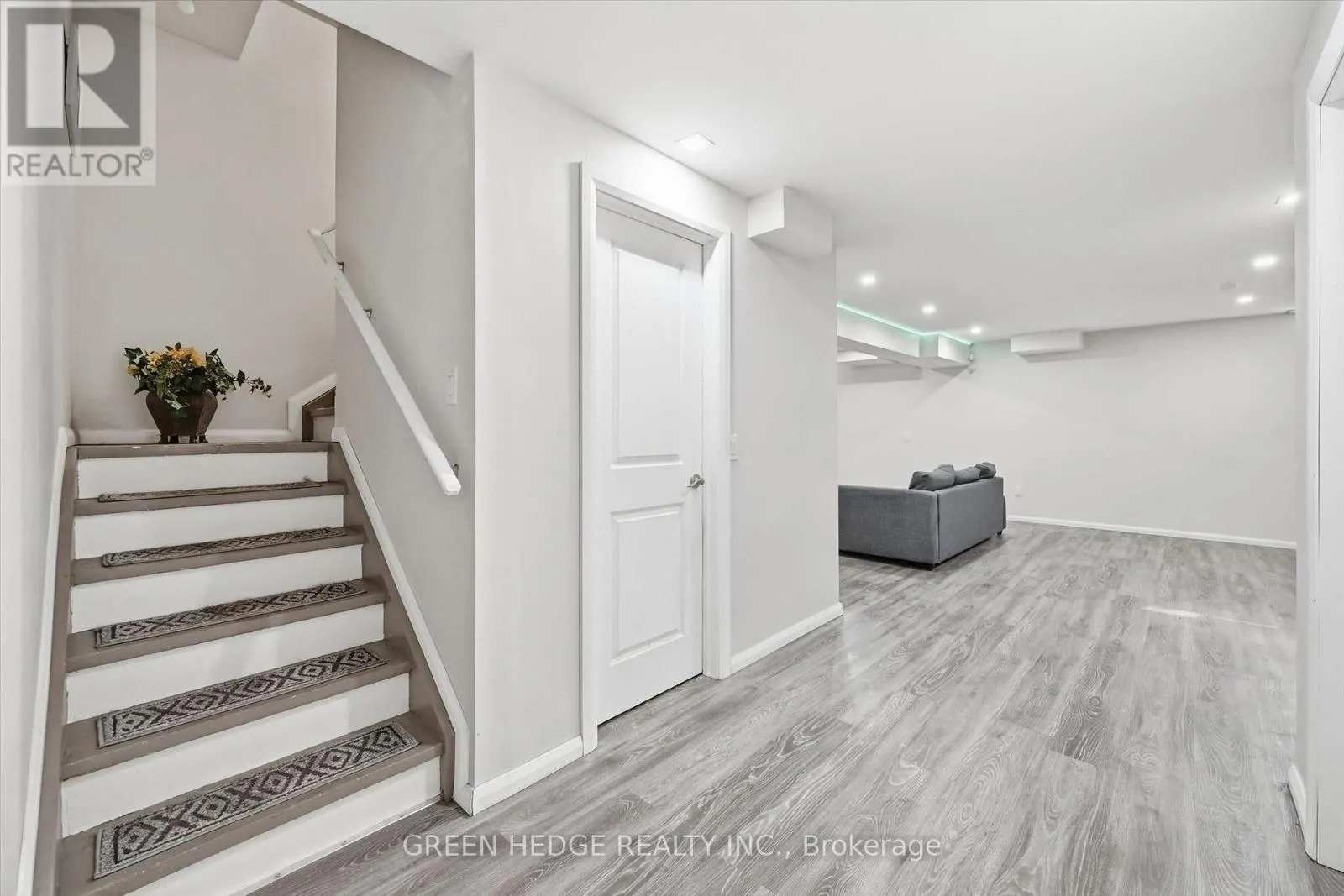 4033 CACHET COURT