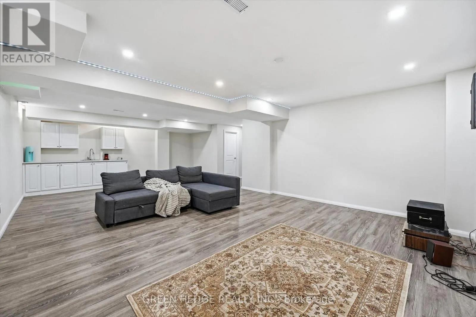 4033 CACHET COURT