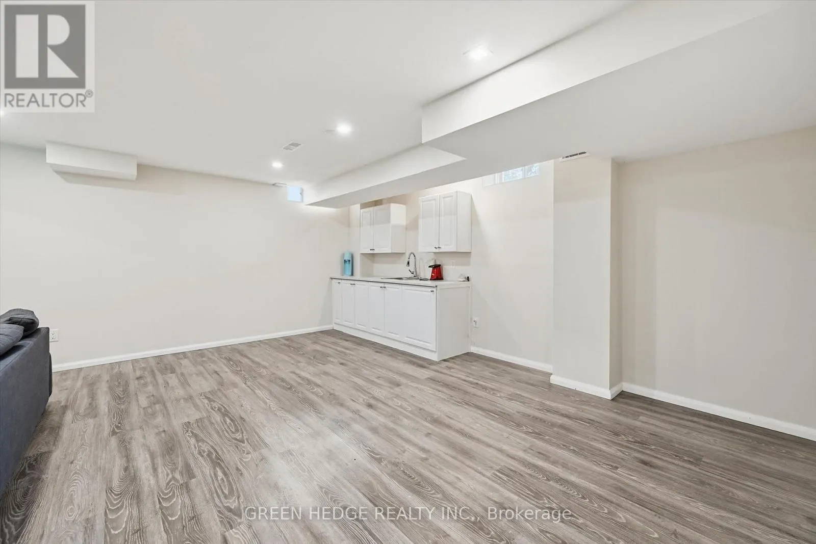 4033 CACHET COURT