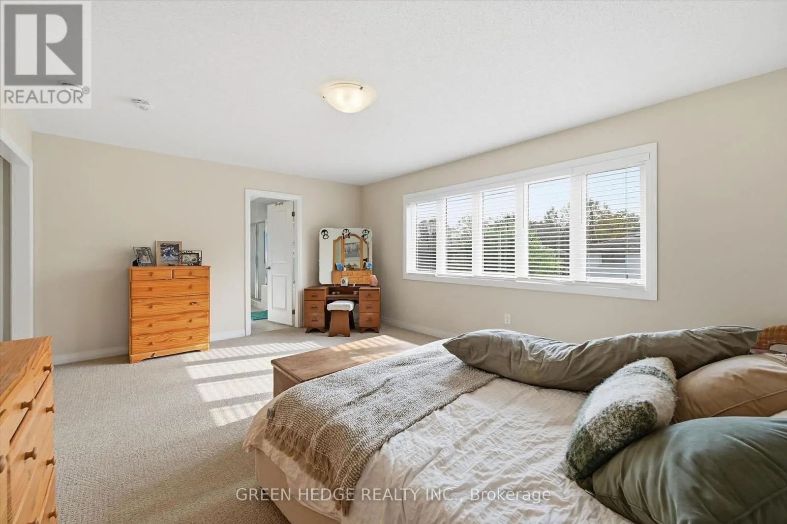 4033 CACHET COURT