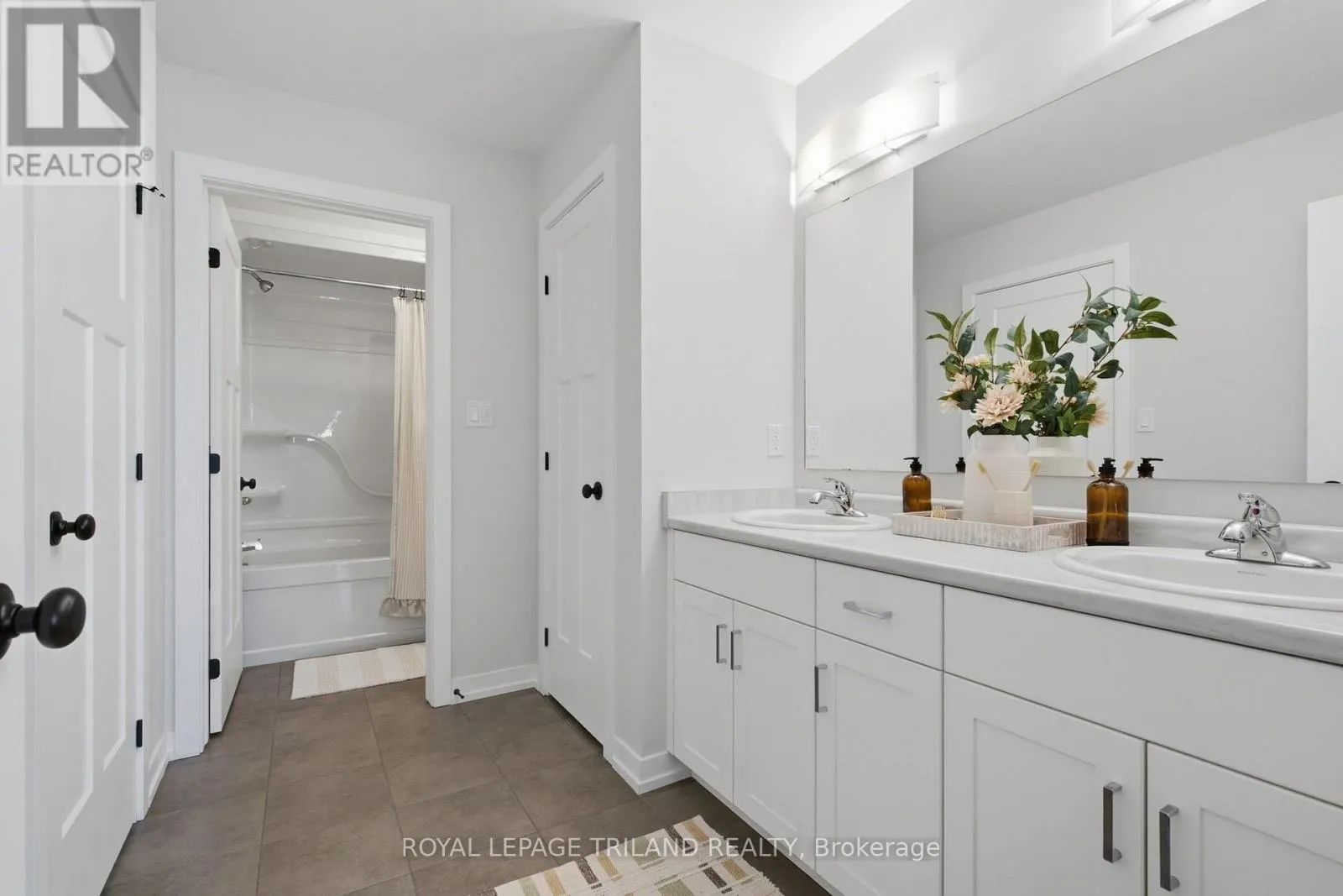 1 HAWKE LANE