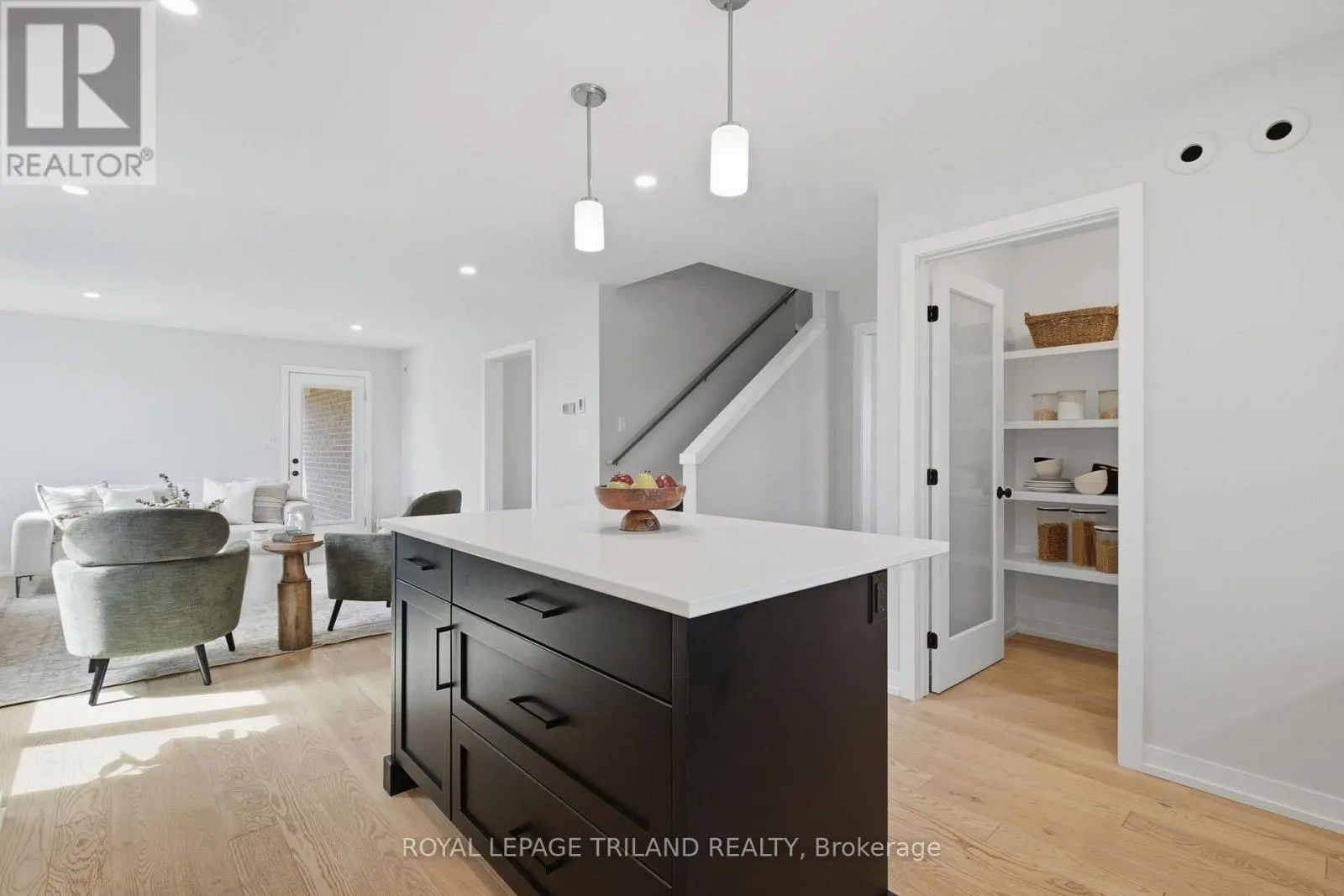 1 HAWKE LANE