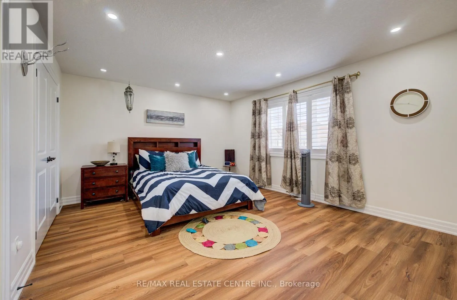 10 DEER CREEK STREET