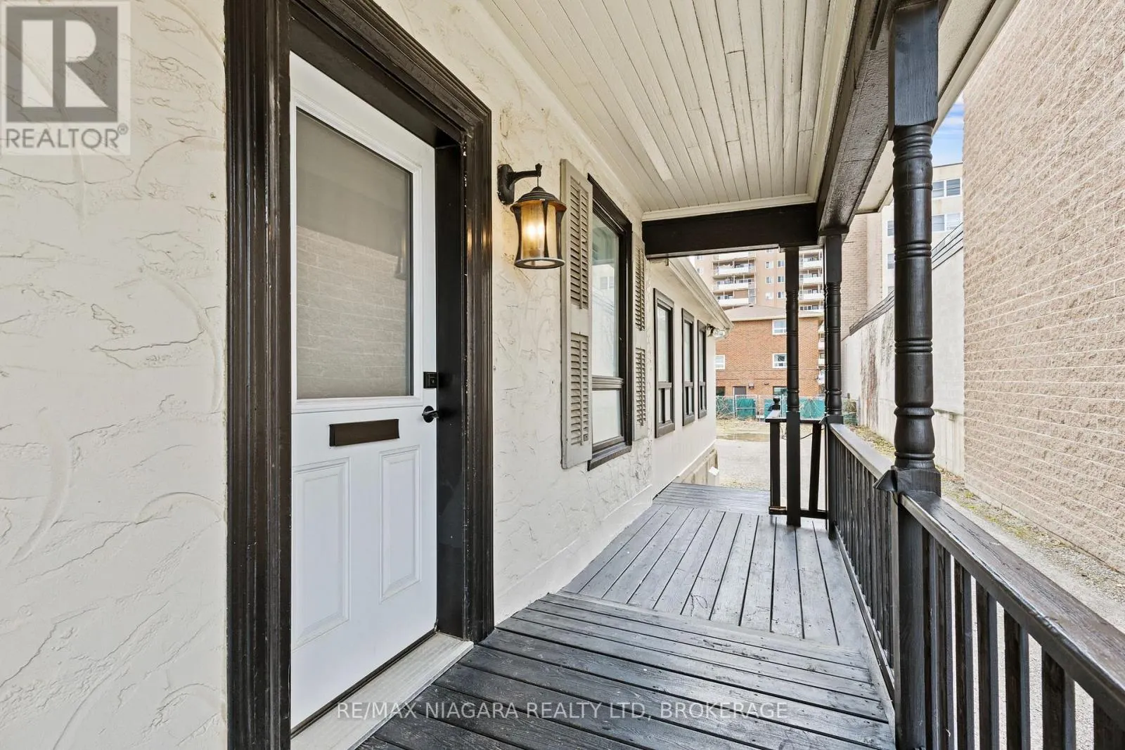 196 KING STREET