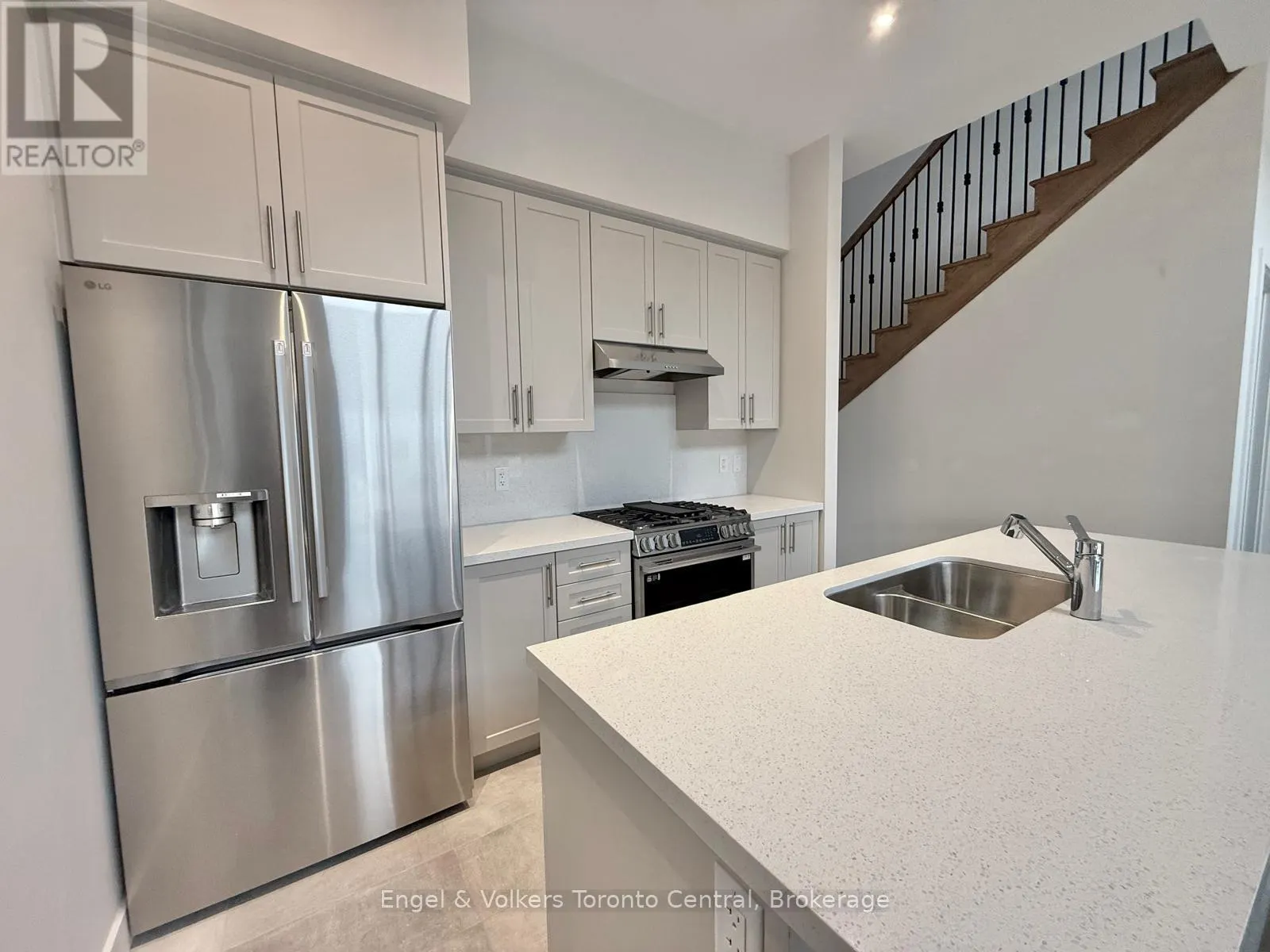 111 YVONNE CRESCENT