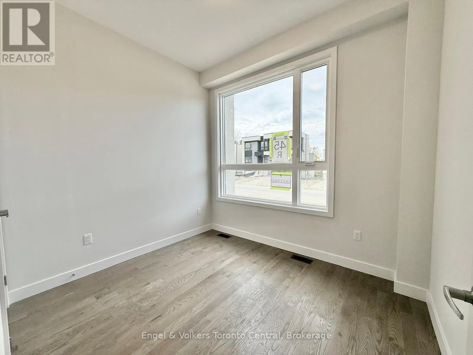 111 YVONNE CRESCENT