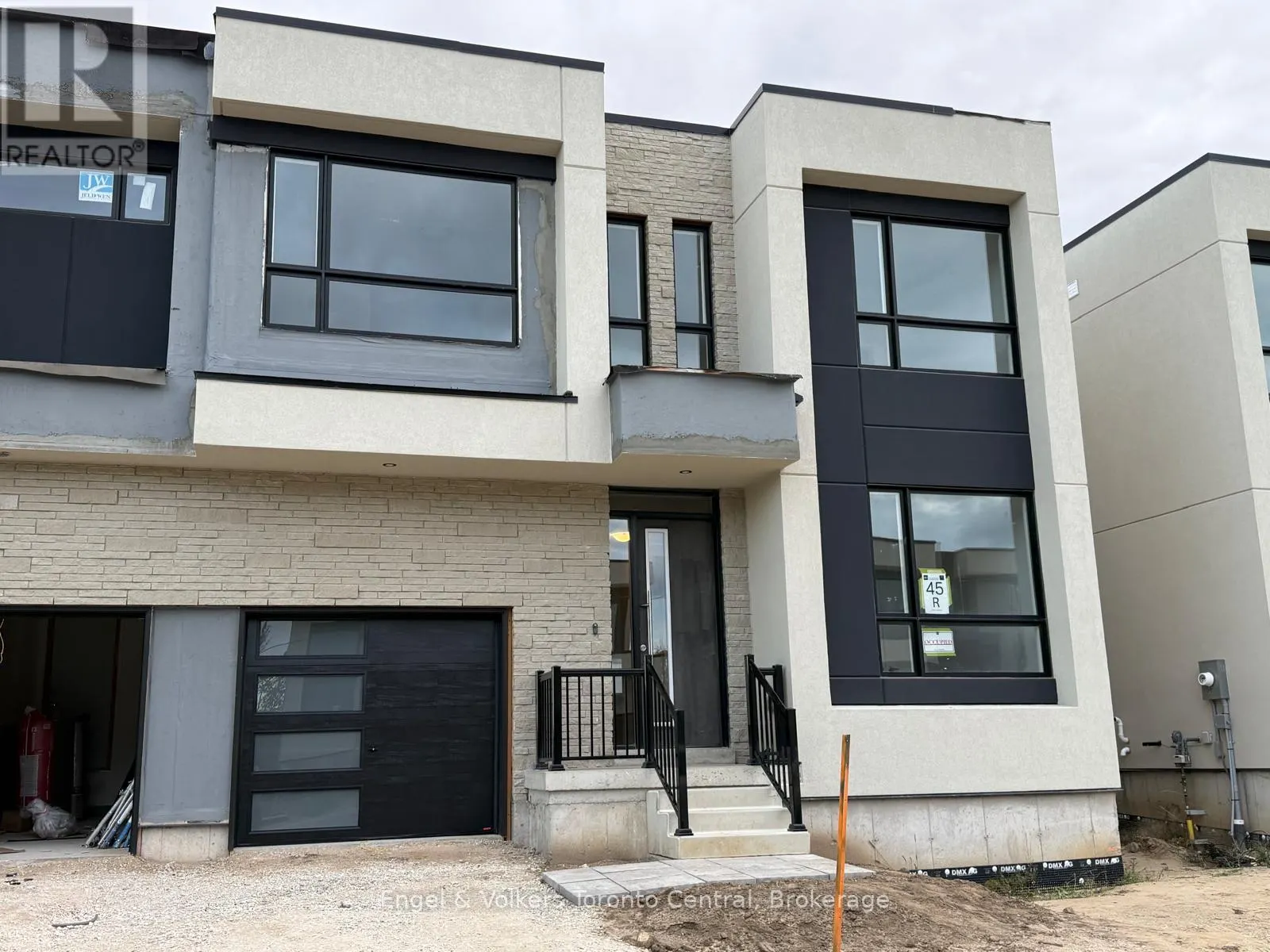 111 YVONNE CRESCENT