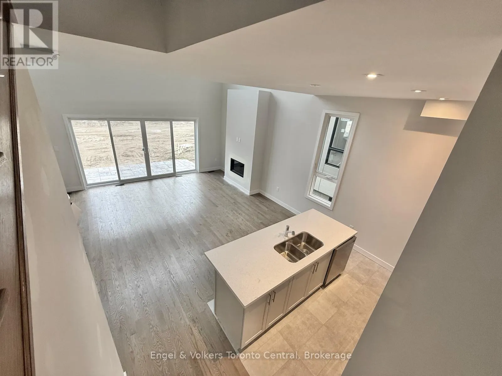 111 YVONNE CRESCENT