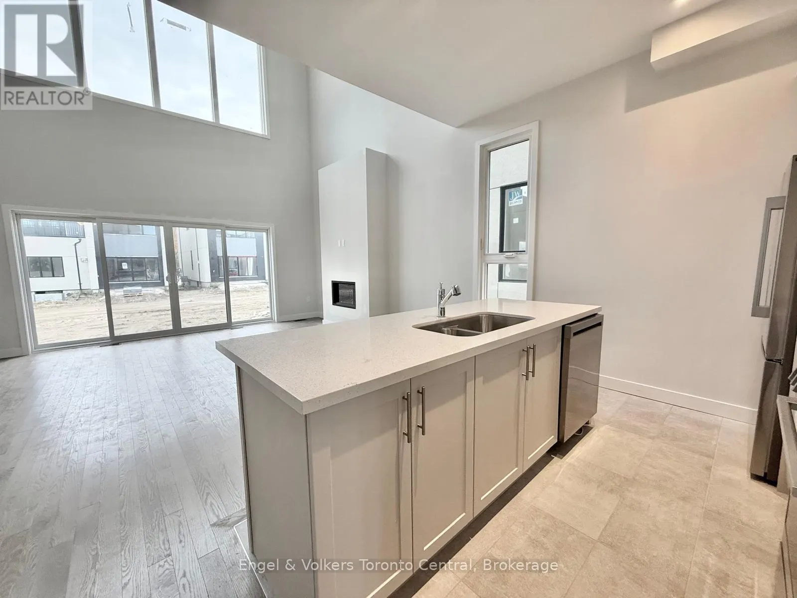 111 YVONNE CRESCENT