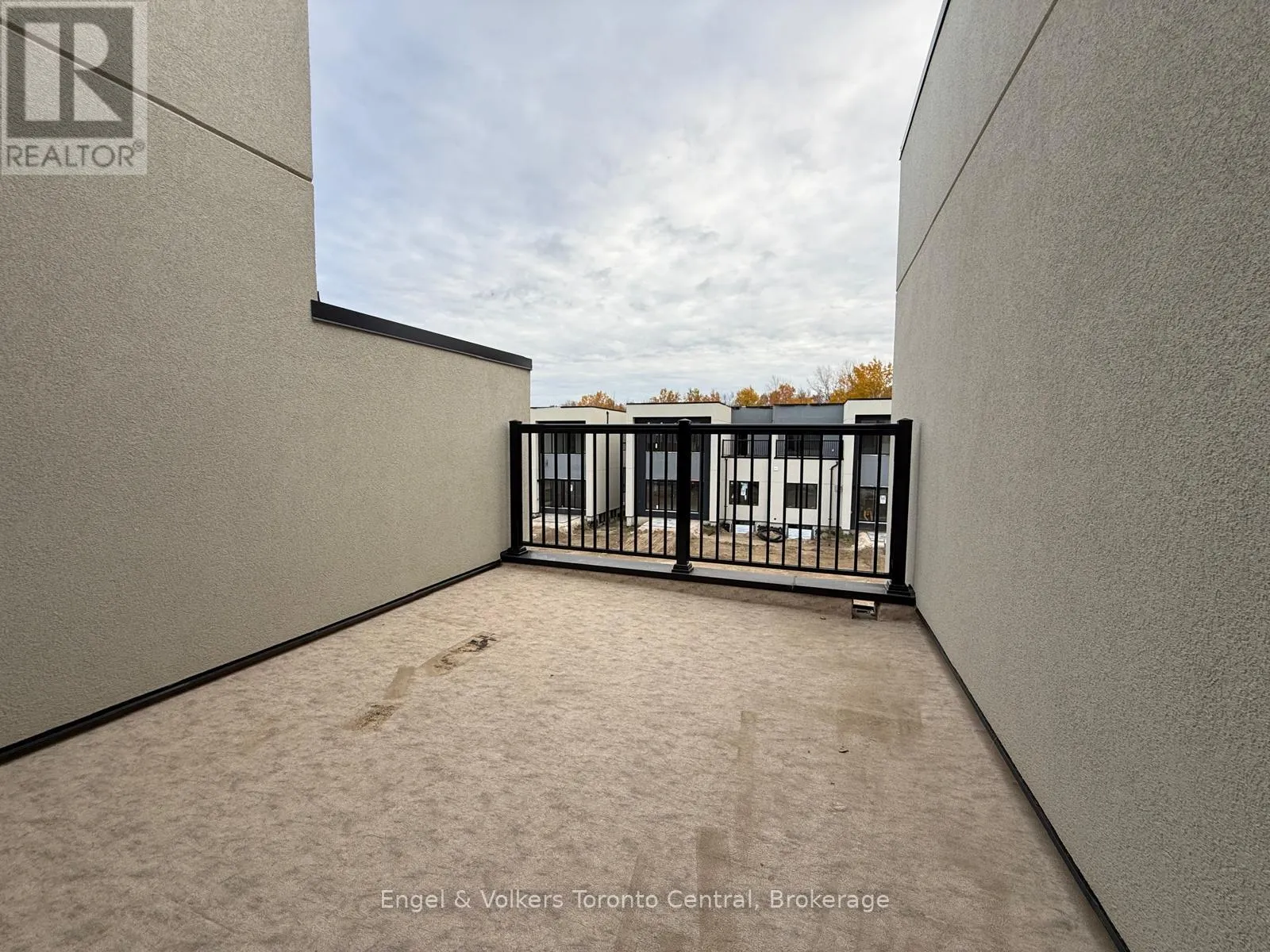 111 YVONNE CRESCENT